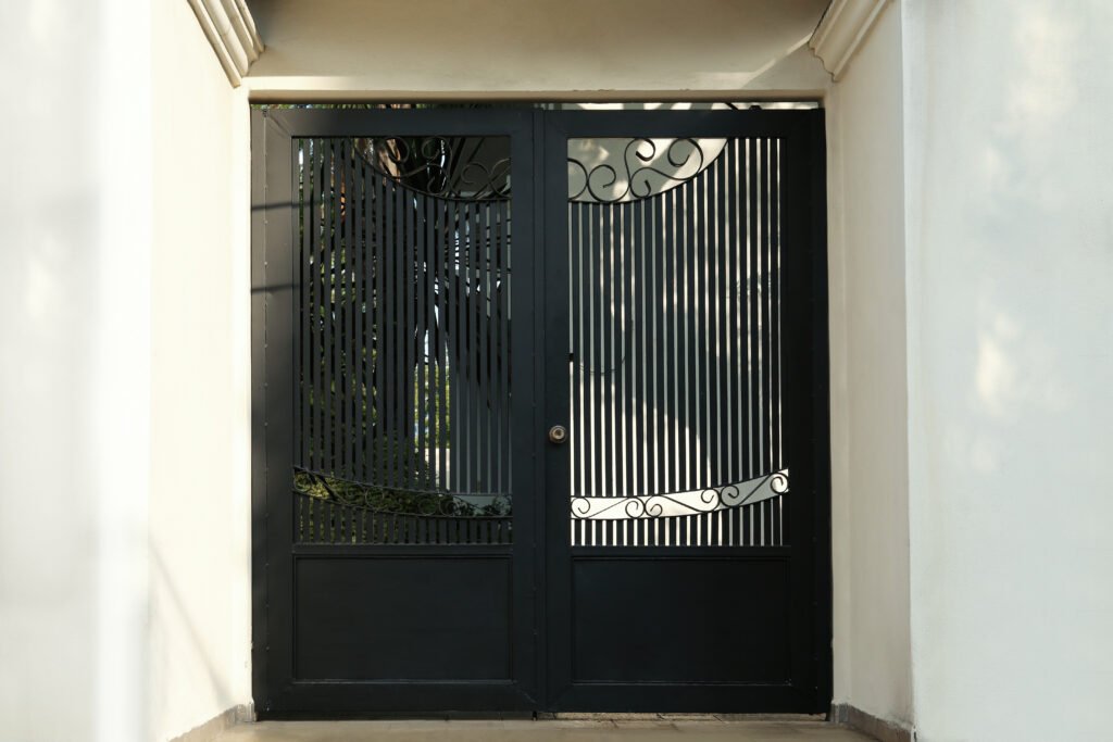 pintu besi