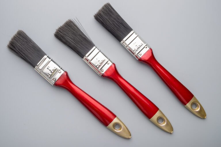 Read more about the article Inilah Jenis Kuas Terbaik untuk Aplikasi Cat Enamel pada Besi