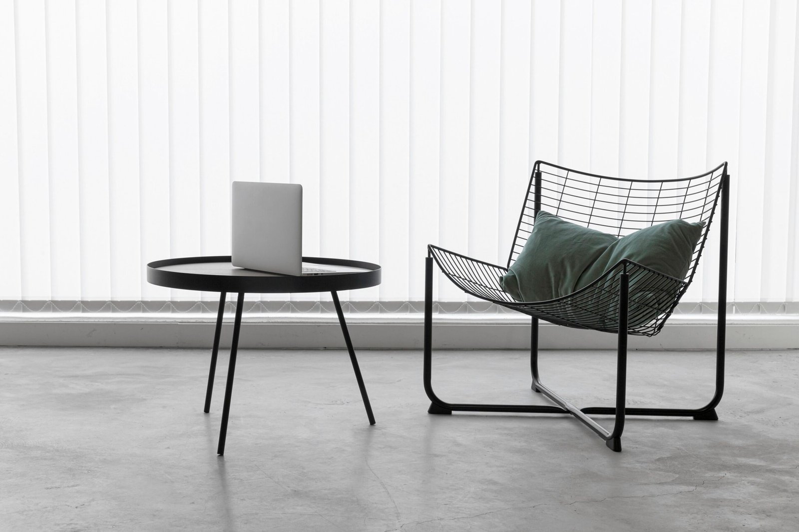 Read more about the article Cara Pengecatan Rangka Besi untuk Proyek Interior Minimalis Awet & Estetis