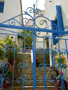 warna cat pagar biru